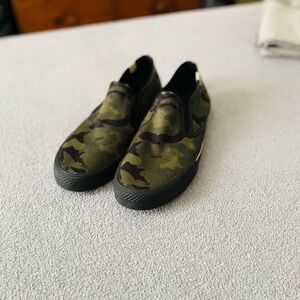 Men’s COACH camo slip on sneakers - excellent condition! Men’s size 9